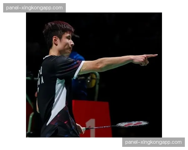 全英羽毛球公开赛：安赛龙决赛逆转石宇奇，第五次加冕男单冠军