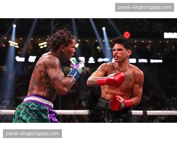 新秀沙伊拉-拉莫斯首回合TKO获胜,延续不败战绩