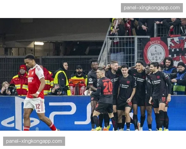 特写：对阵旧主进球拒绝庆祝，哈弗茨获双方球迷掌声